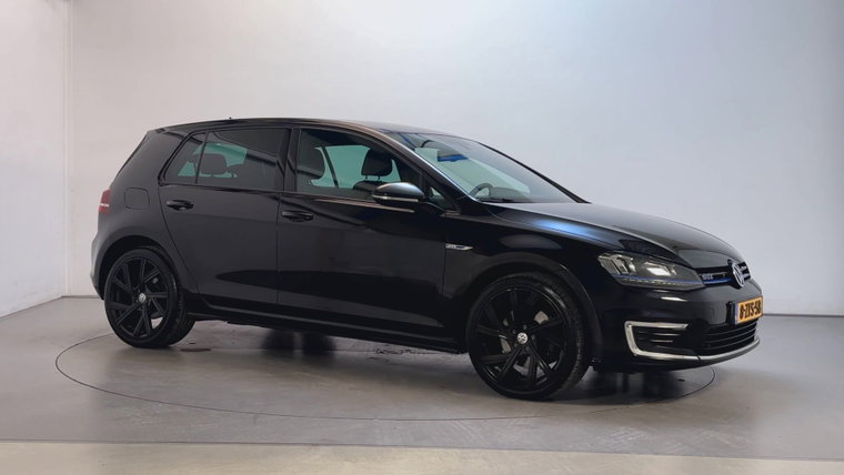 Volkswagen Golf foto 1