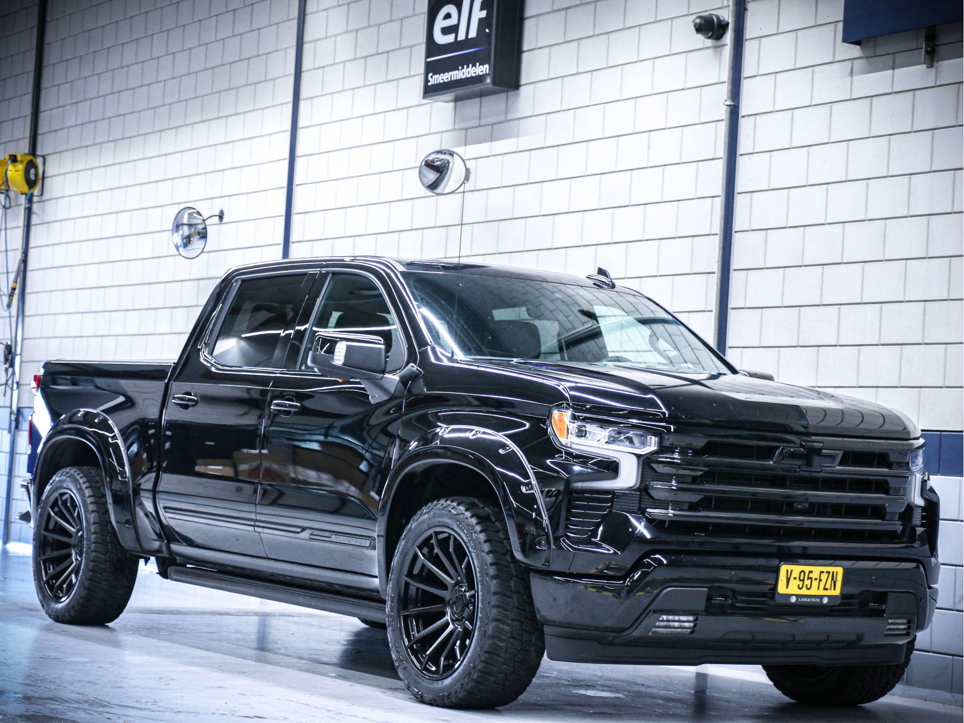 Foto van Chevrolet Silverado High Country Blacked Out | Trainhorn!