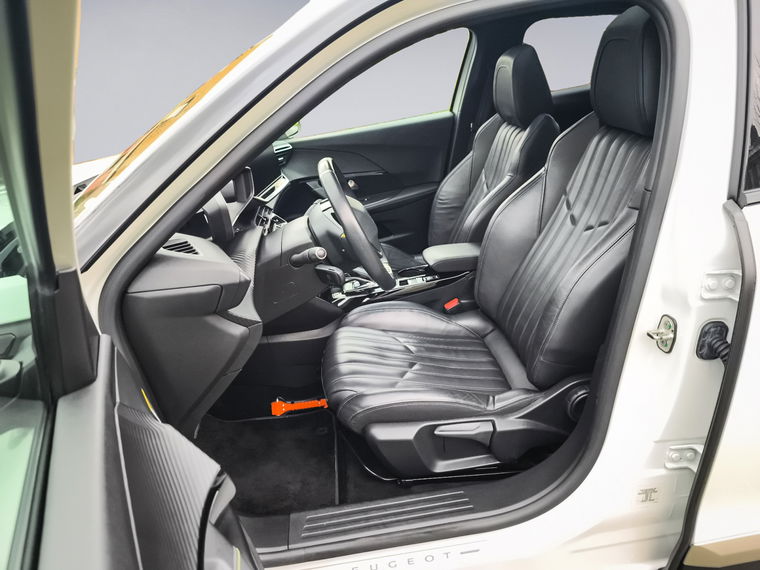 Peugeot e-2008