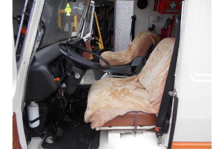 Peugeot J7PZ20 food truck / verkoopwagen compleet