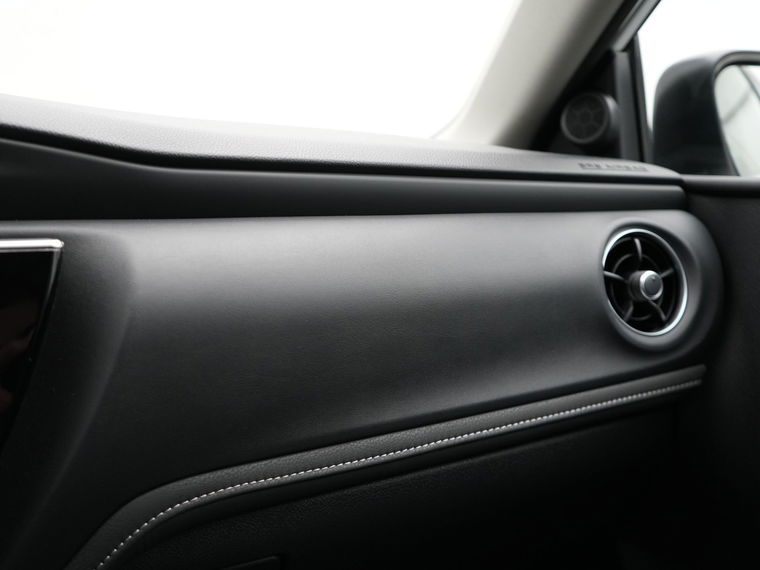 Toyota Auris Touring Sports