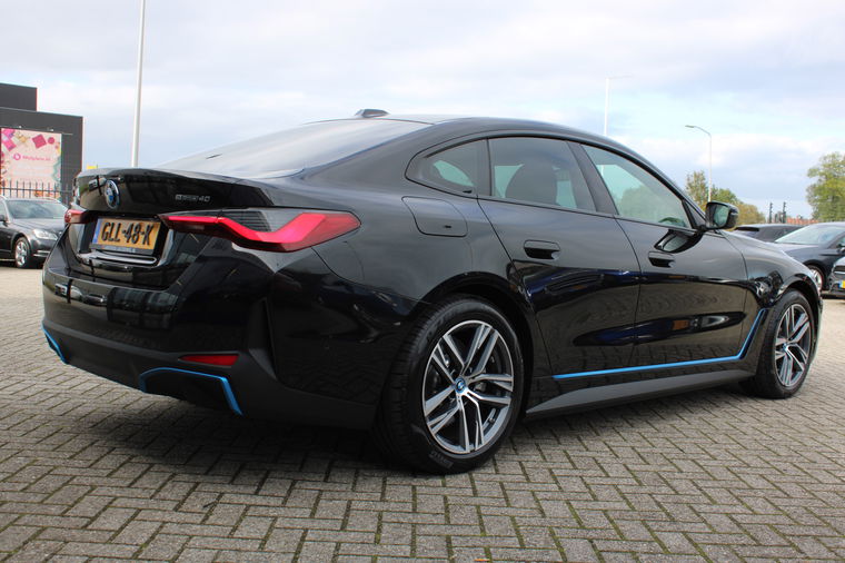 BMW i4