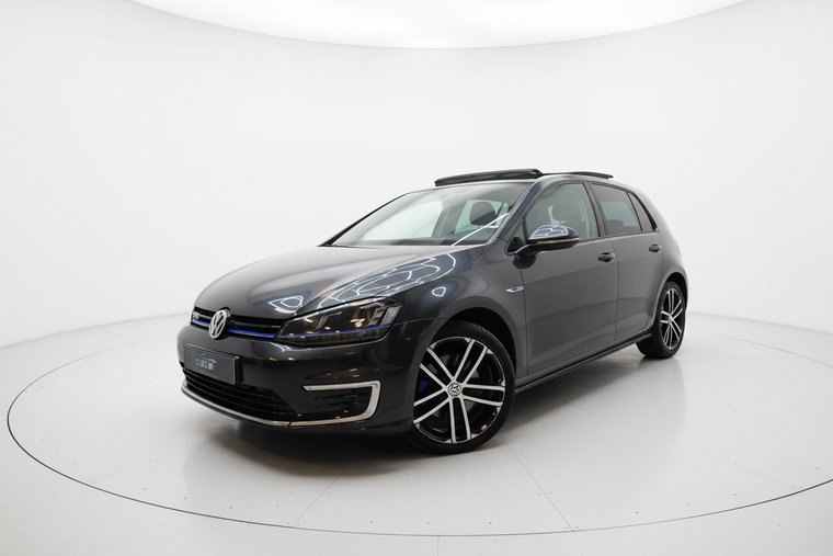 Volkswagen Golf foto 1