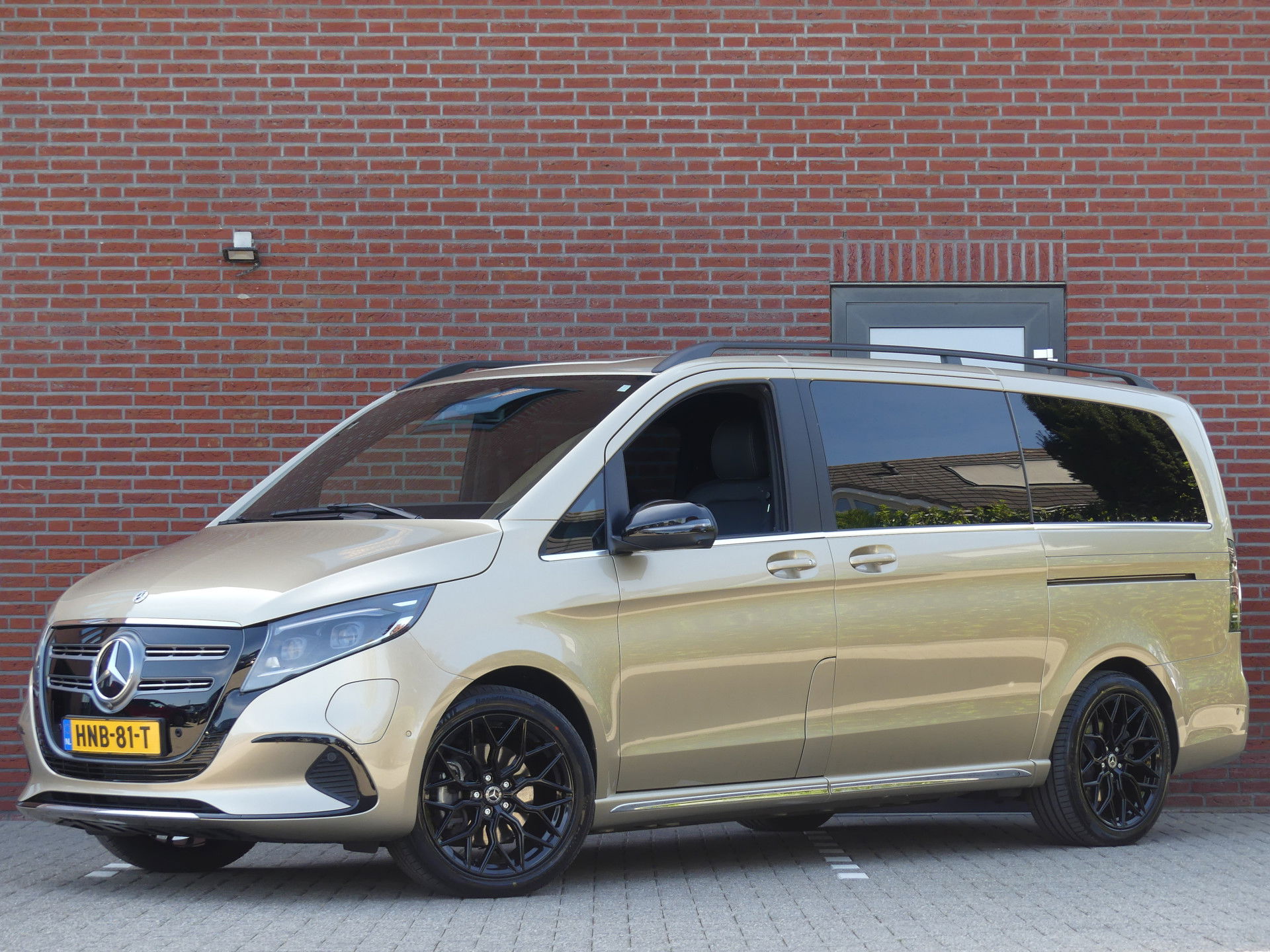 Foto van Mercedes-Benz EQV