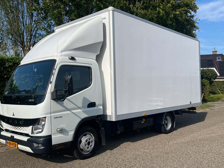 Foto van FUSO Canter