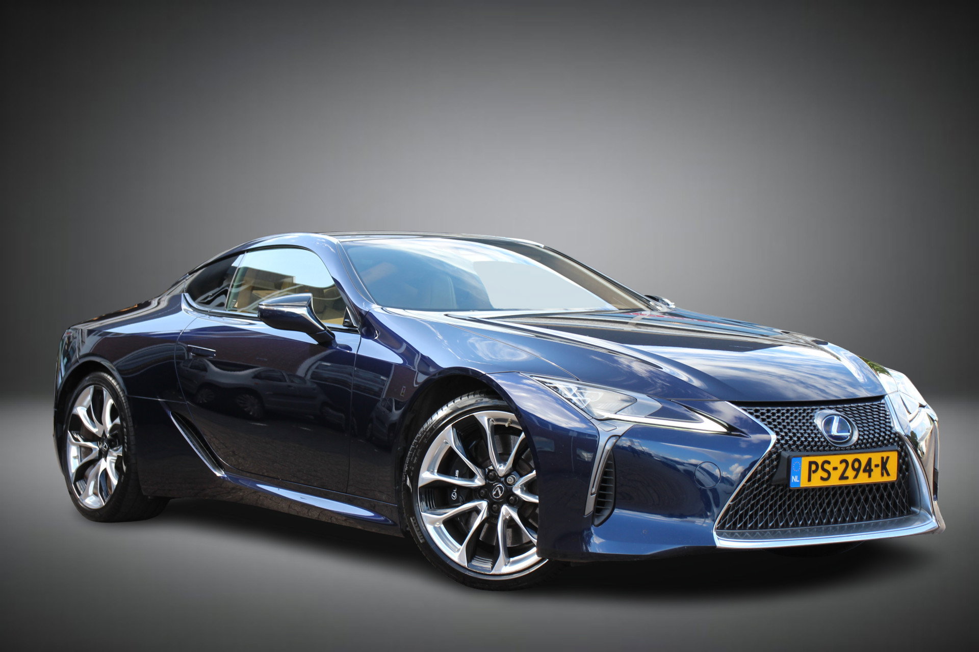Foto van Lexus LC