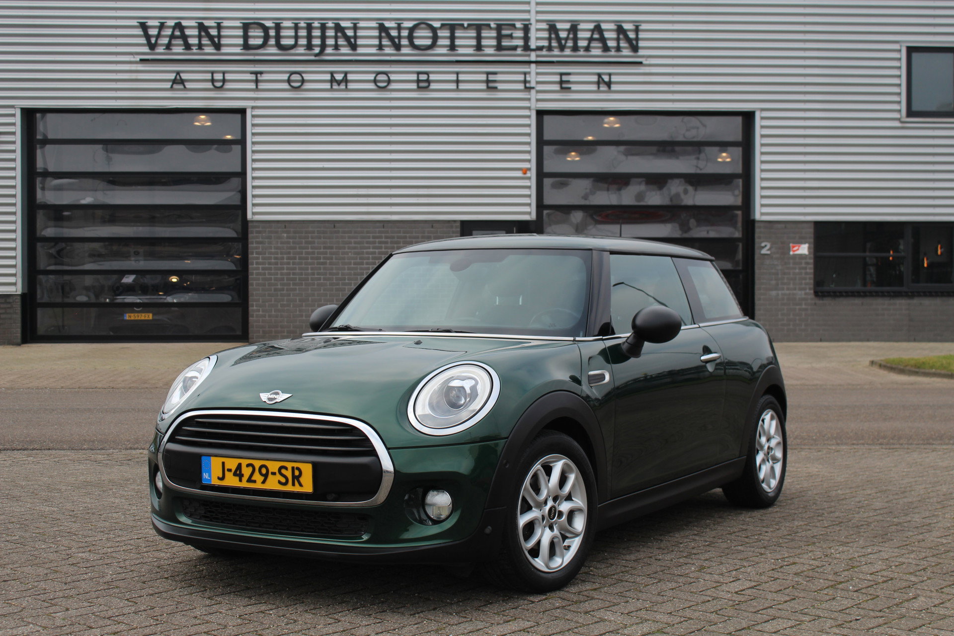 Foto van MINI One