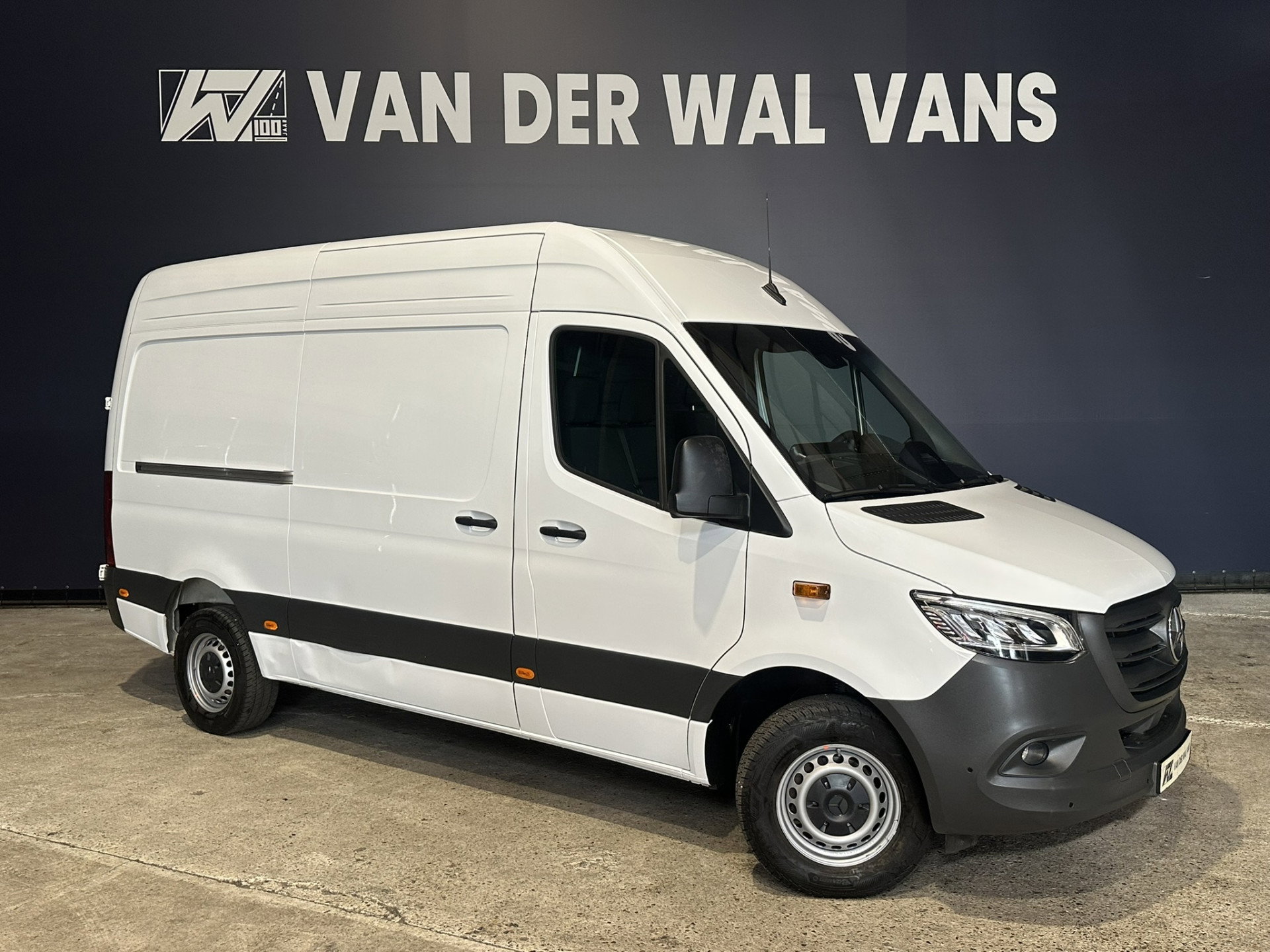 Mercedes-Benz Sprinter 317 CDI 170pk 9G-Tronic Automaat L2H2 Euro6 Airco | Camera | Navigatie | LED | Chauffeursstoel