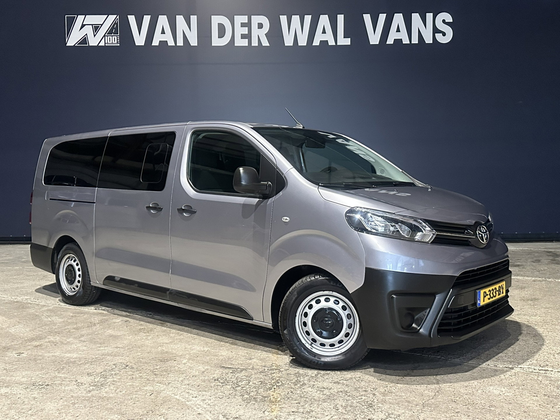 Toyota ProAce Shuttle 1.5 D-4D 120pk L3H1 Personenbus 9 Zitplaatsen Euro6 Airco | Navigatie | Apple Carplay | Cruisecontrol