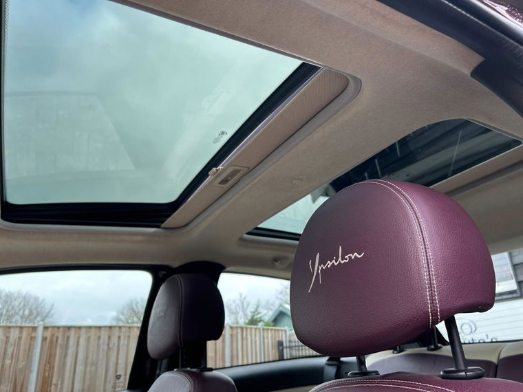 Lancia Ypsilon