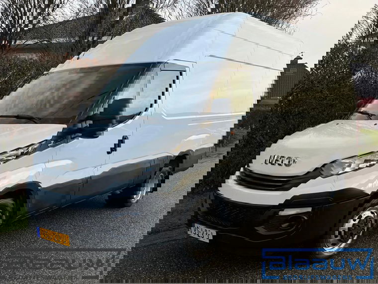 Foto van Iveco 35C16 | L2H3 | Automaat