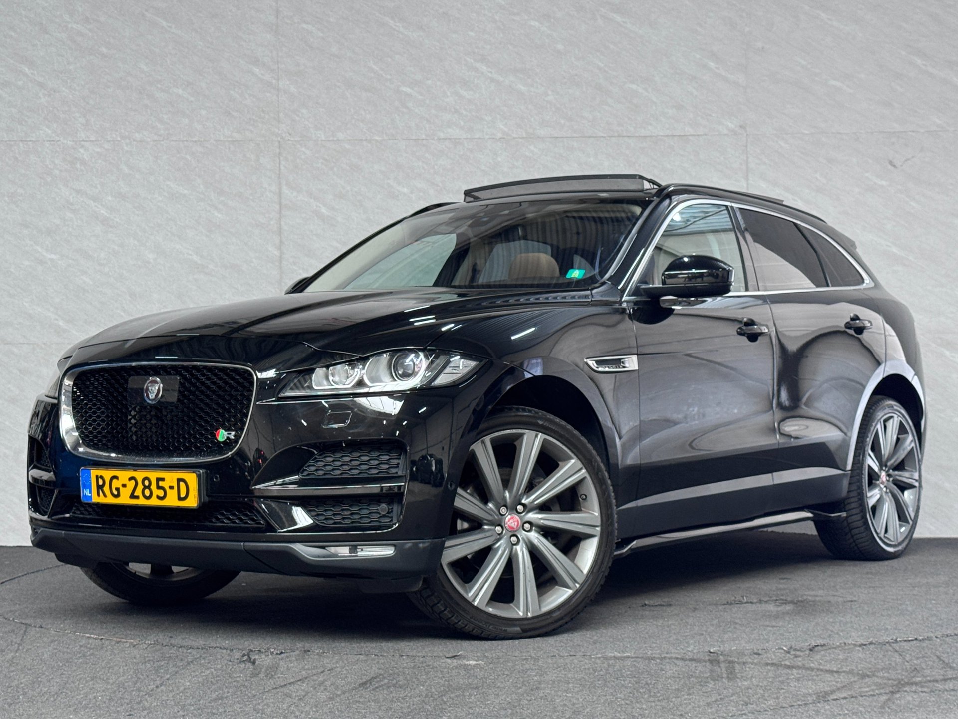 Foto van Jaguar F-PACE