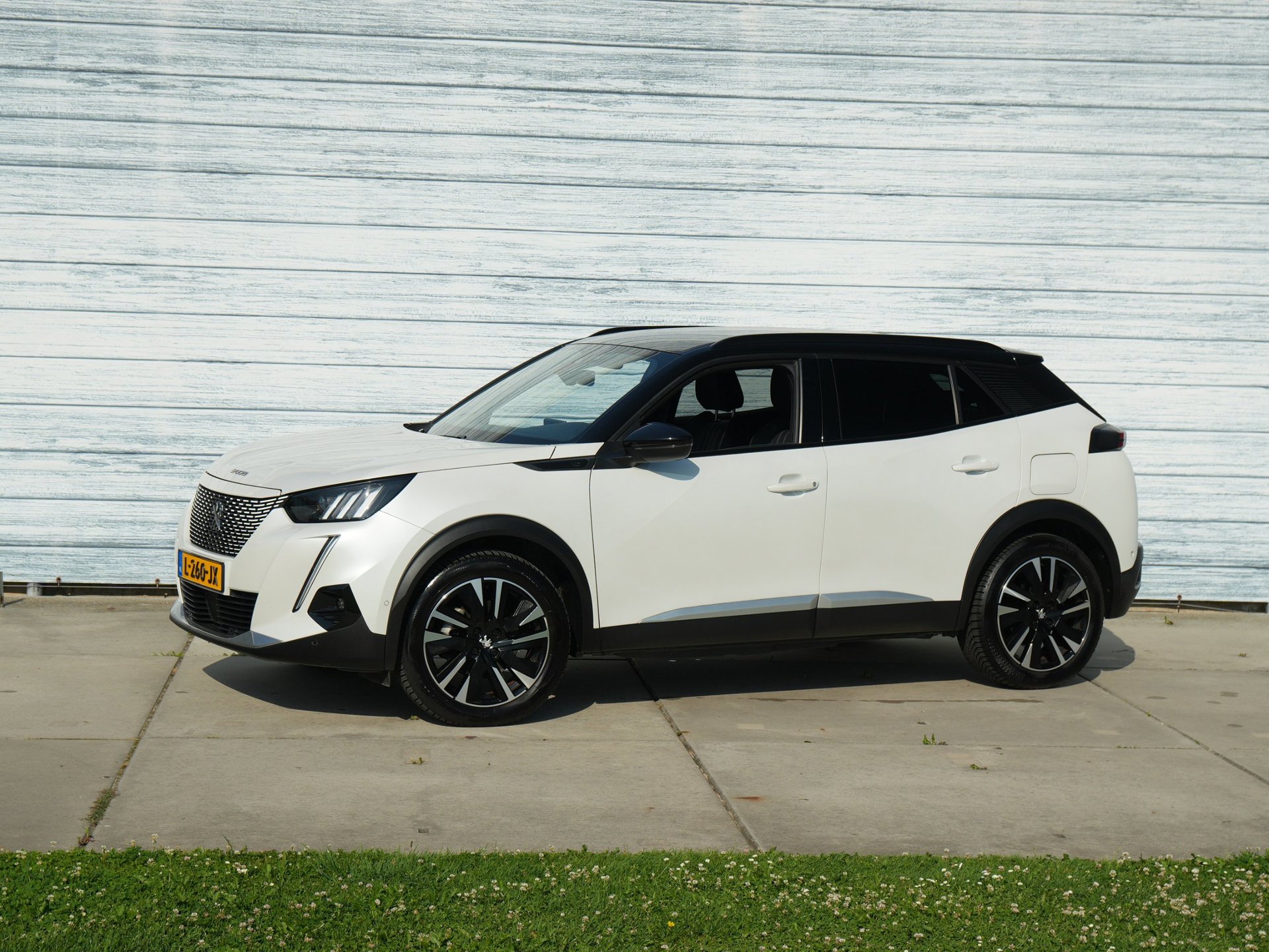 Foto van Peugeot e-2008