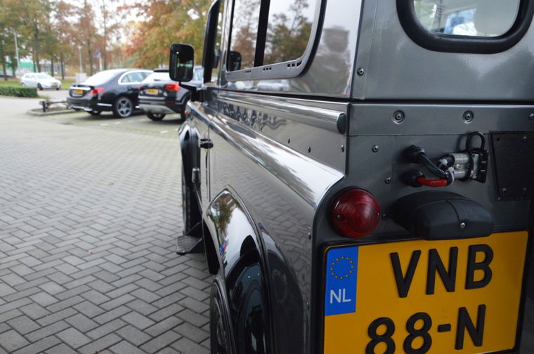 Land Rover Defender