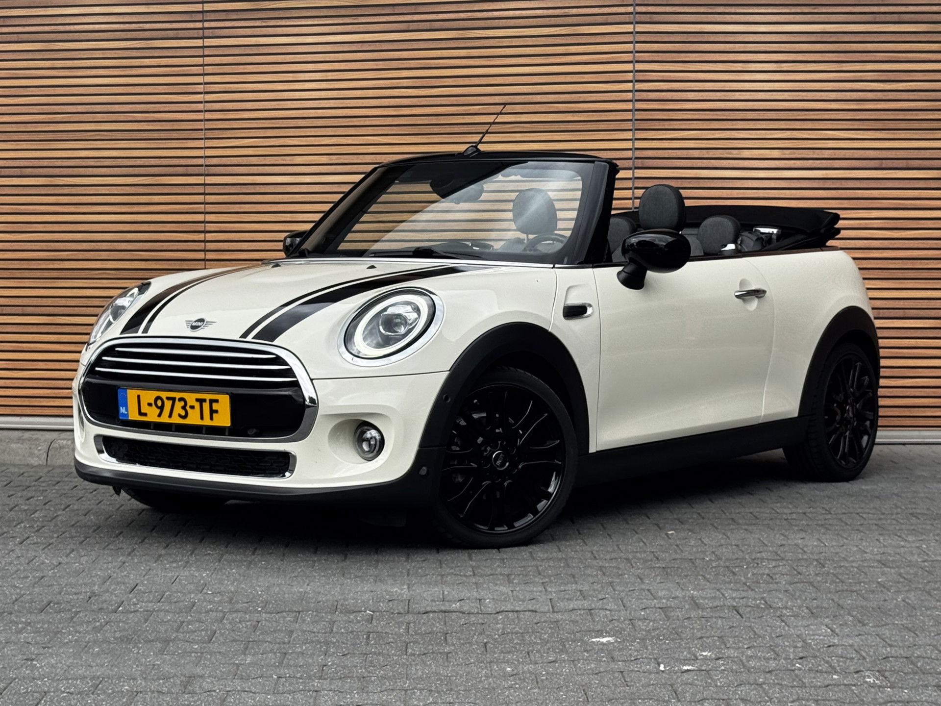 Foto van MINI Cabrio