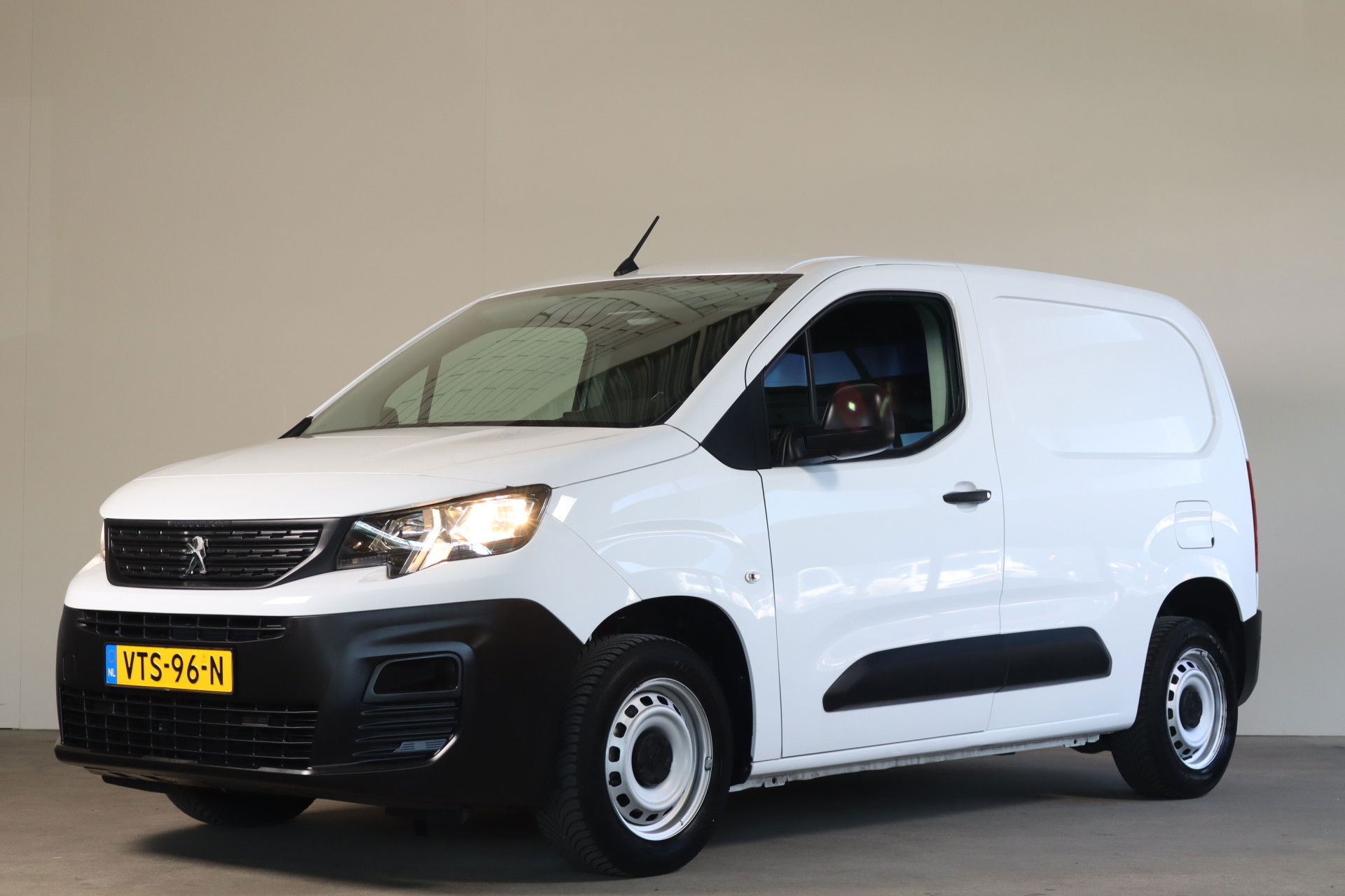 Foto van Peugeot Partner