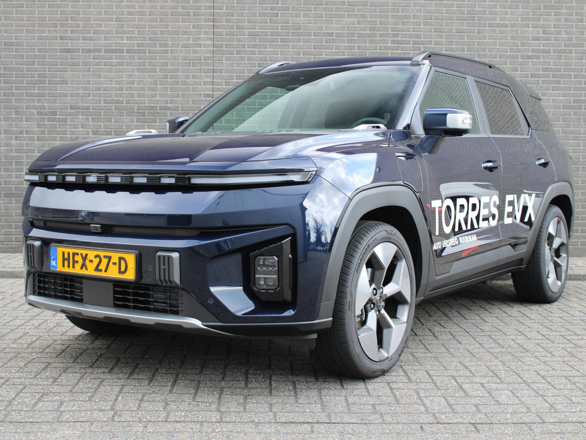 Foto van KGM Torres EVX