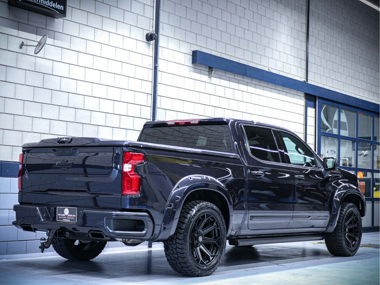 Chevrolet Silverado 1500 High Country | Black Ops Dark Ash Metallic