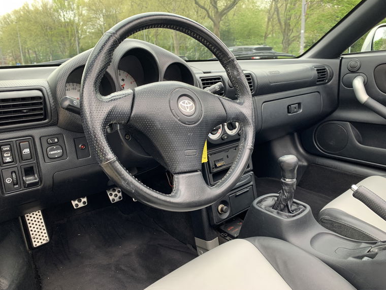 Toyota MR2