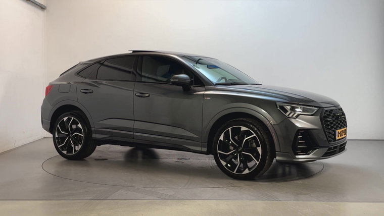 Audi Q3 foto 1