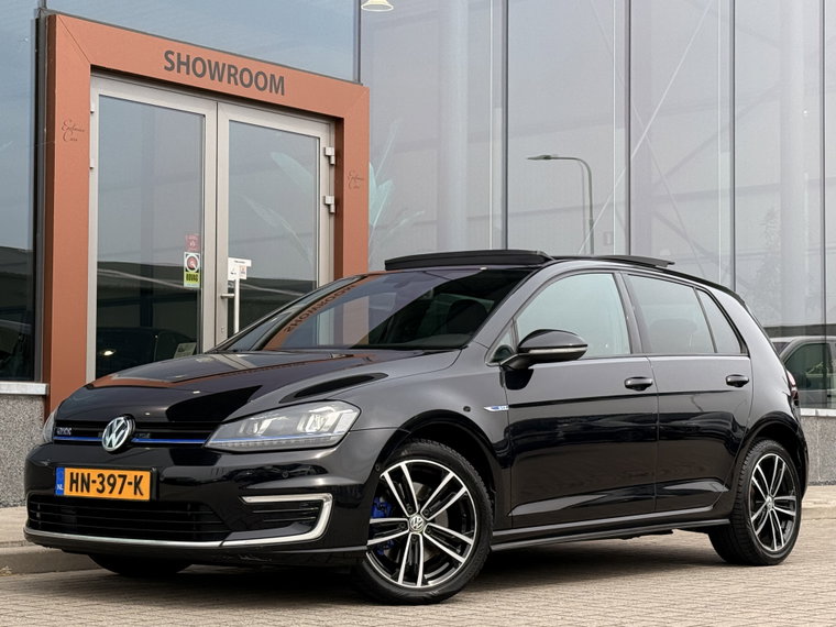 Volkswagen Golf foto 1