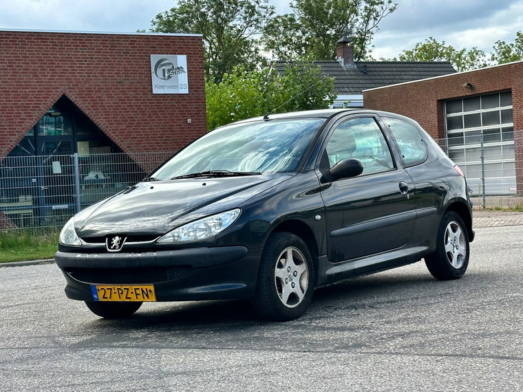 Peugeot 206 foto 1