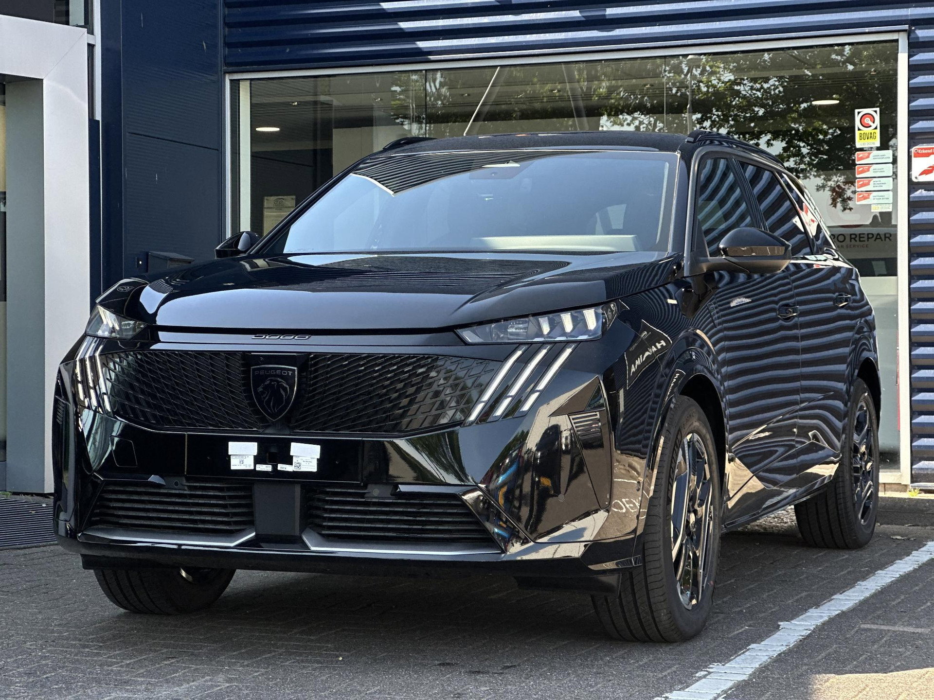 Foto van Peugeot e-5008