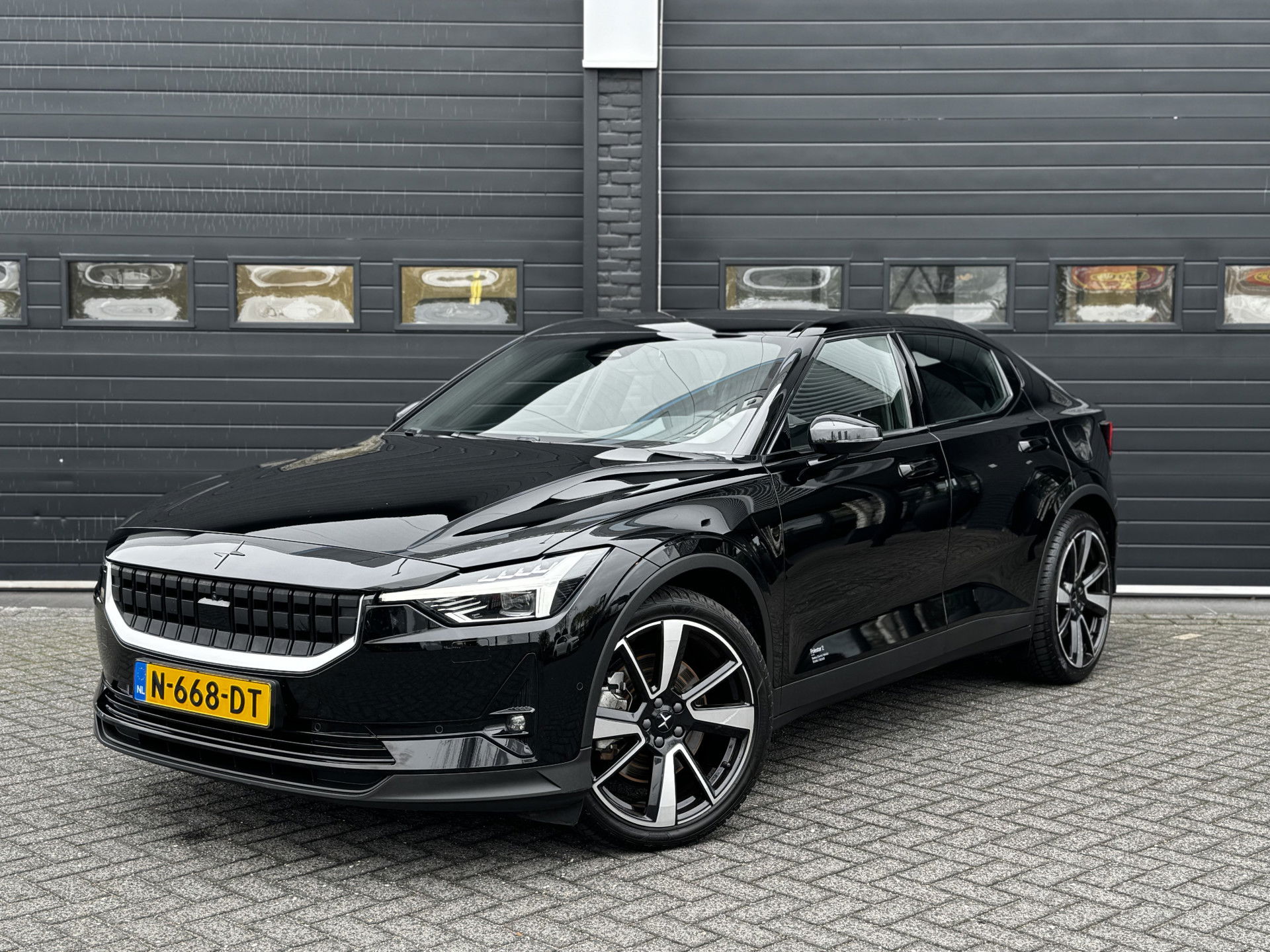 Foto van Polestar 2