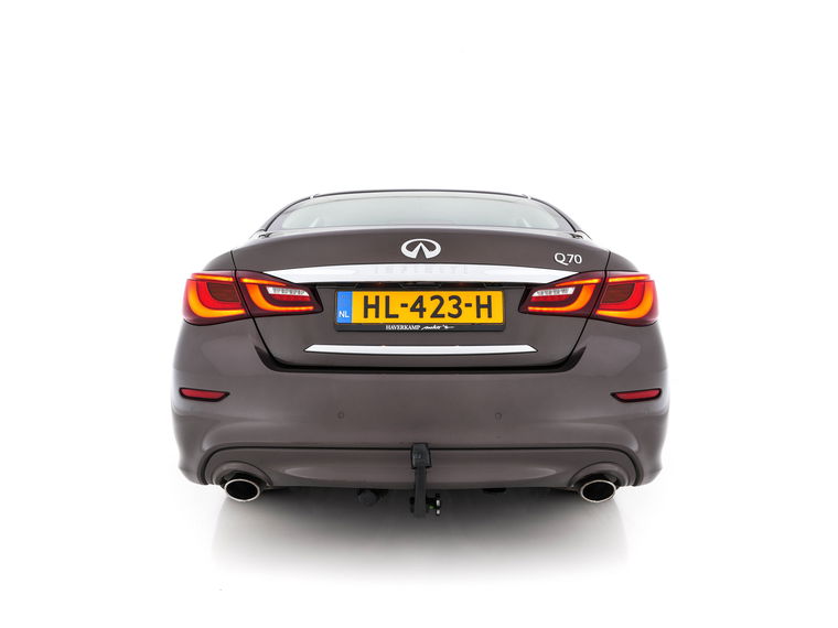 Infiniti Q70