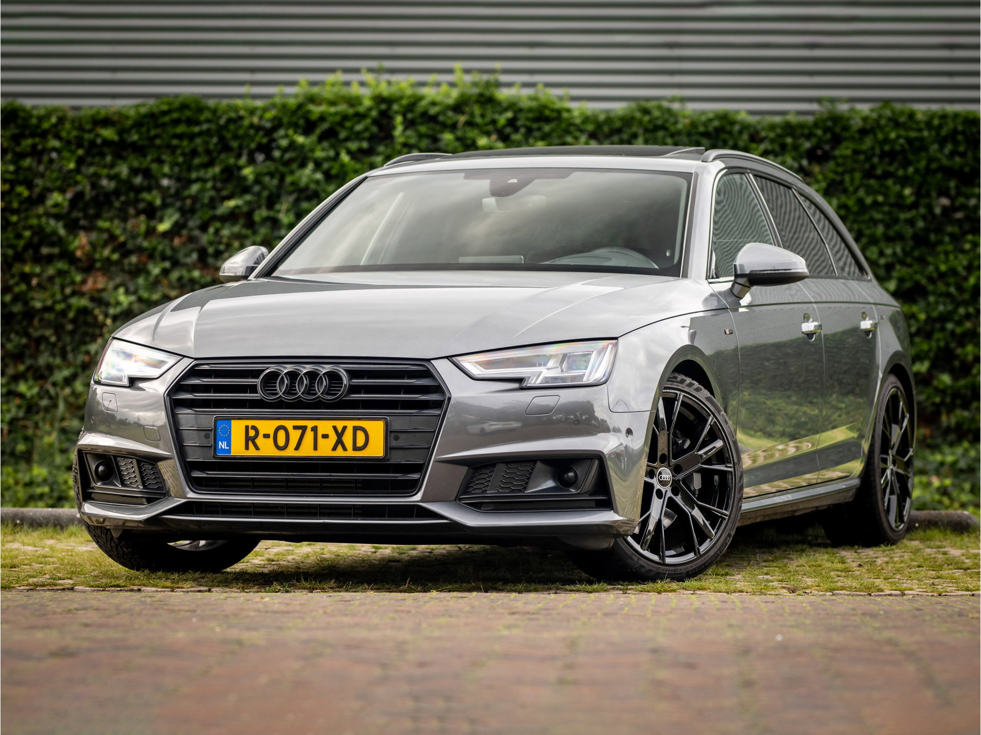 Audi A4 Avant 2.0 TFSI Sport S line Black Edition
