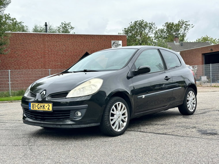 Renault Clio foto 1