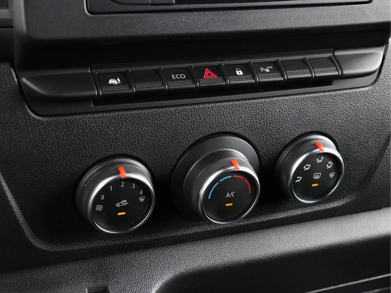 Nissan Interstar