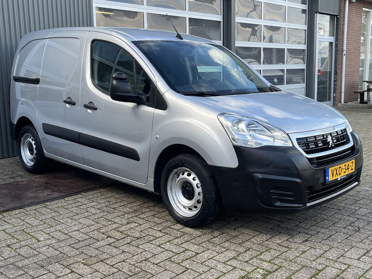Foto van Peugeot Partner