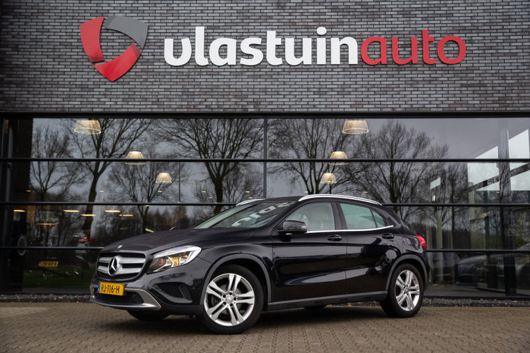 Mercedes-Benz GLA foto 1