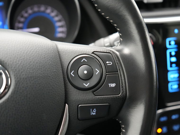 Toyota Auris Touring Sports