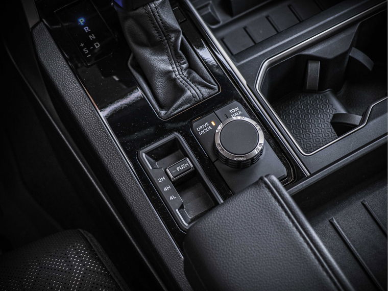 Toyota Tundra SR5 TRD Pro Sport