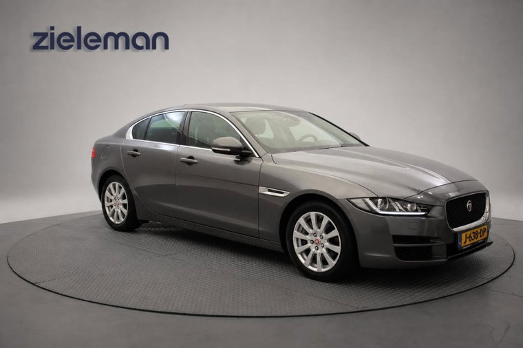 Foto van Jaguar XE