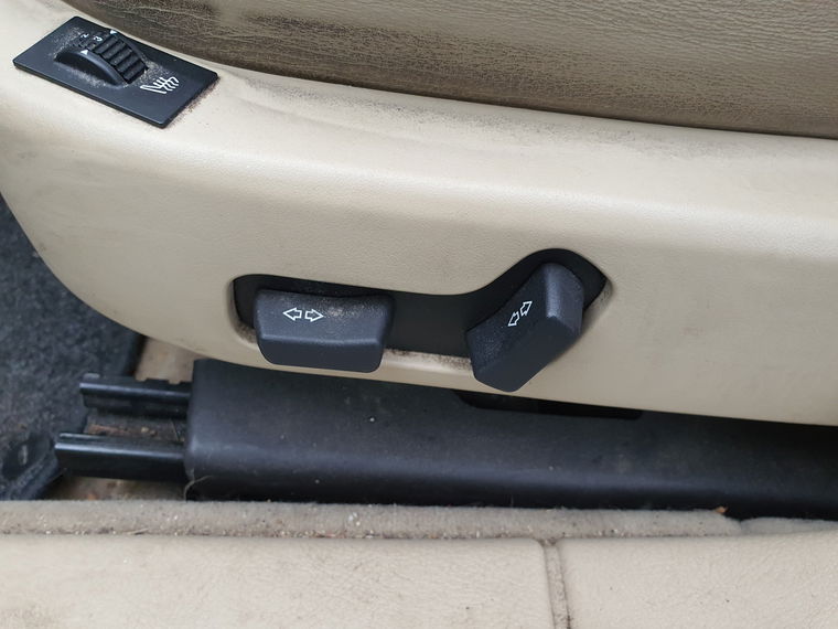Peugeot 607