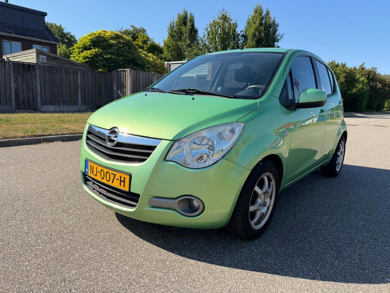 Opel Agila foto 1
