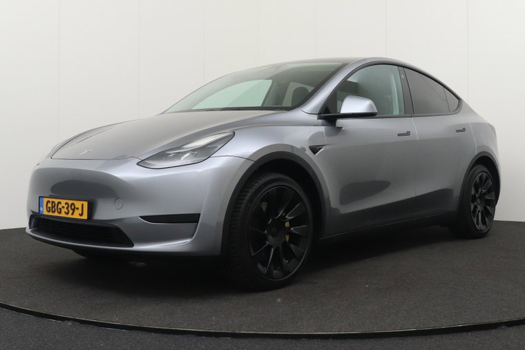Tesla Model Y foto 1