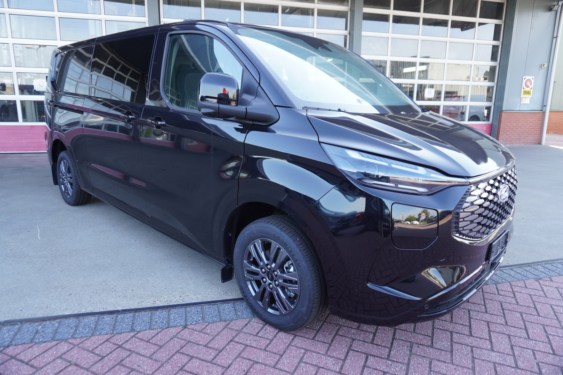 Foto van Ford E-Transit Custom