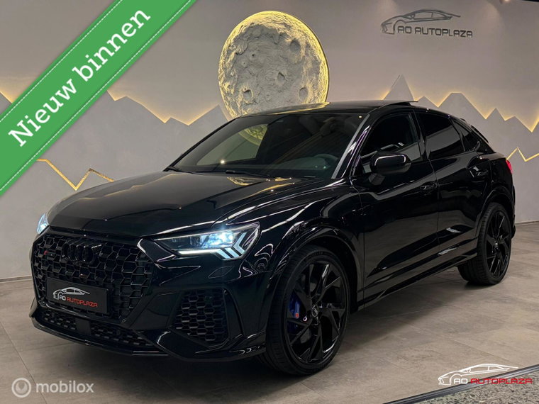Foto van Audi RSQ3
