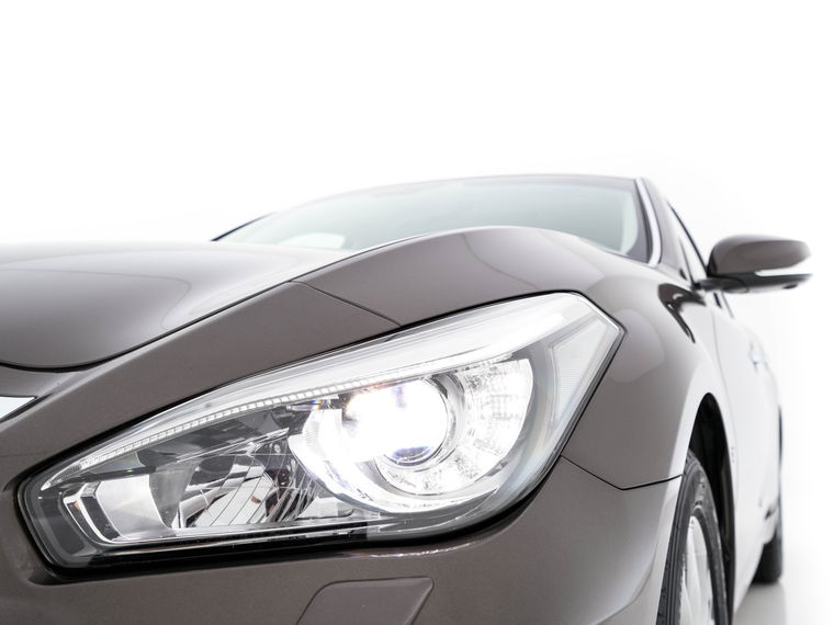 Infiniti Q70