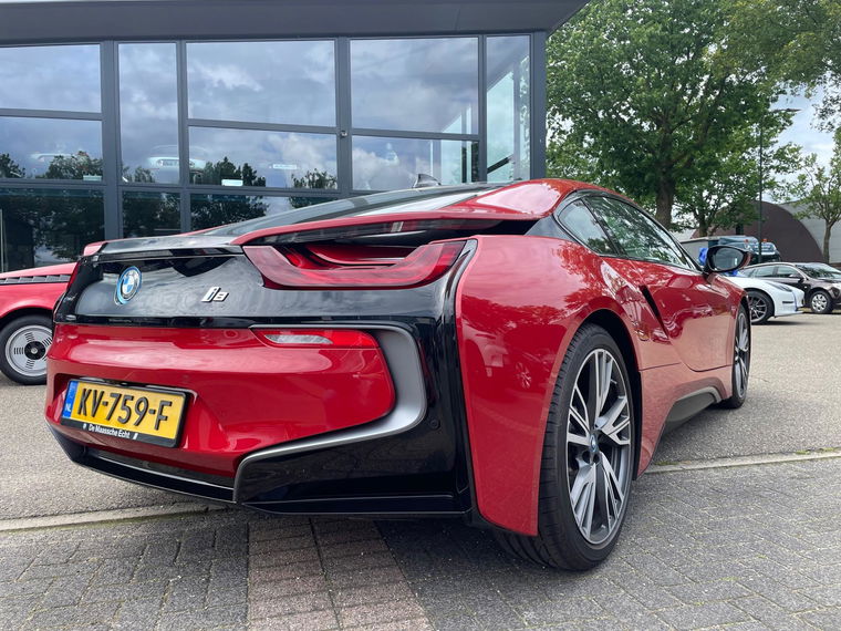 BMW i8