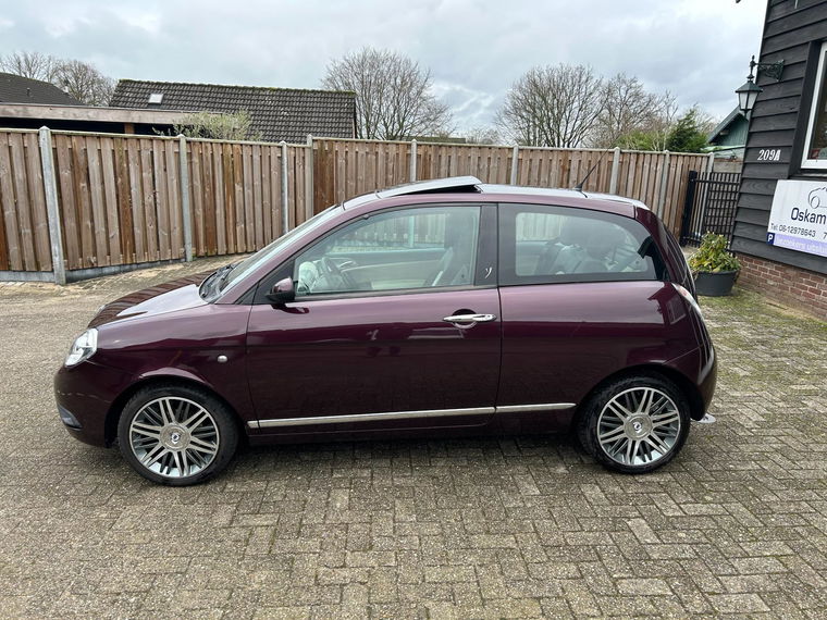 Lancia Ypsilon