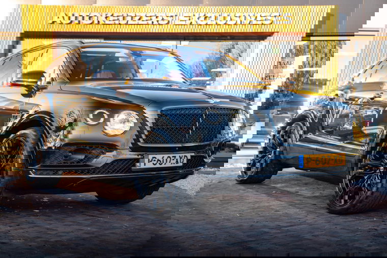 Foto van Bentley Bentayga