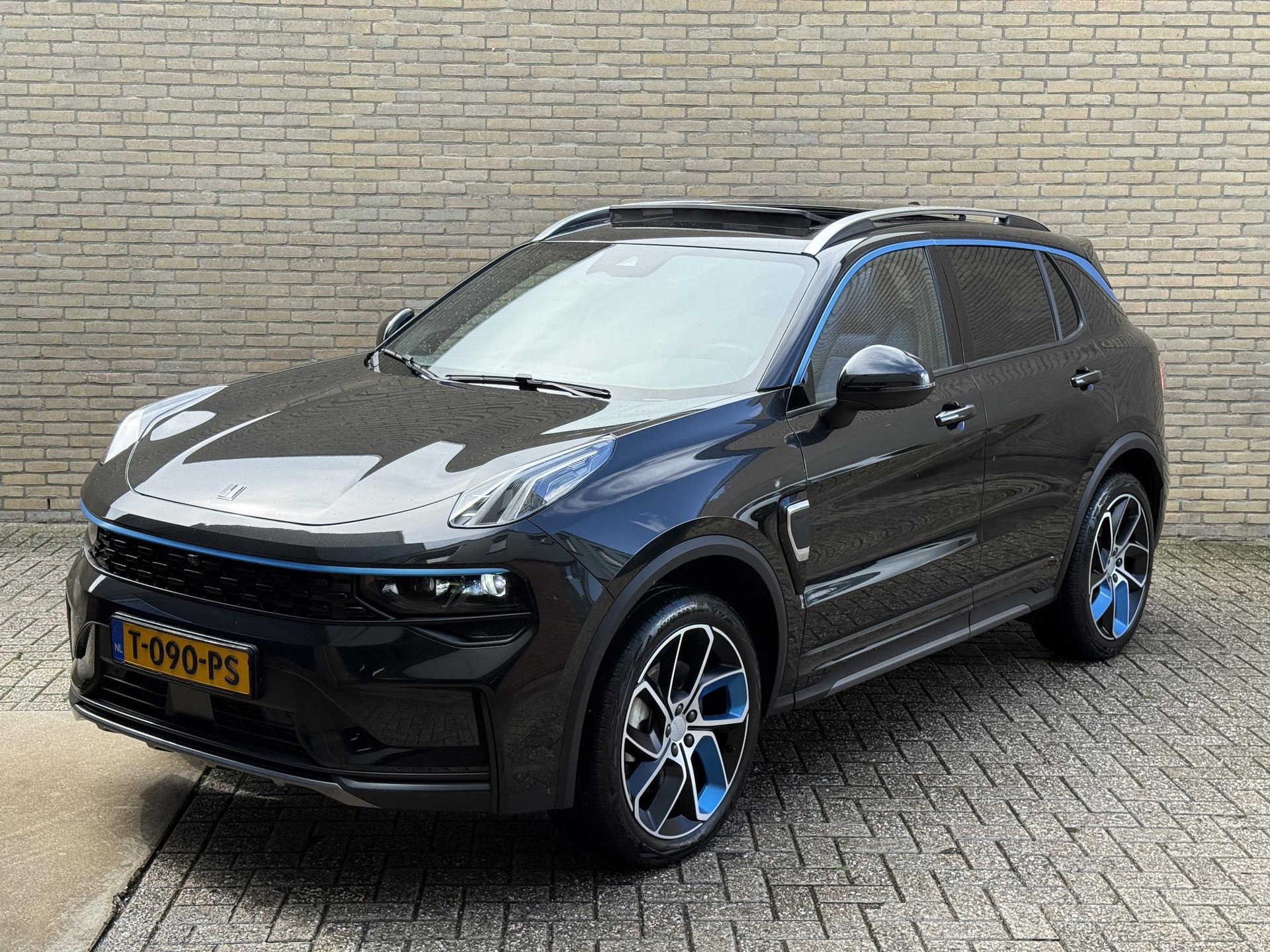Foto van Lynk & Co 01