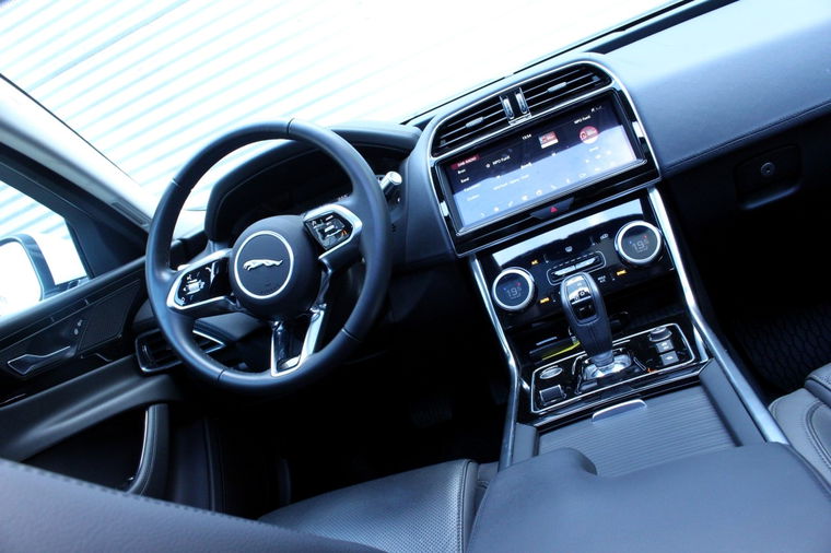 Jaguar XE