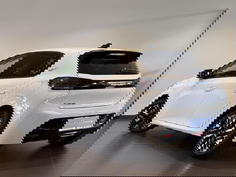 Peugeot e-208