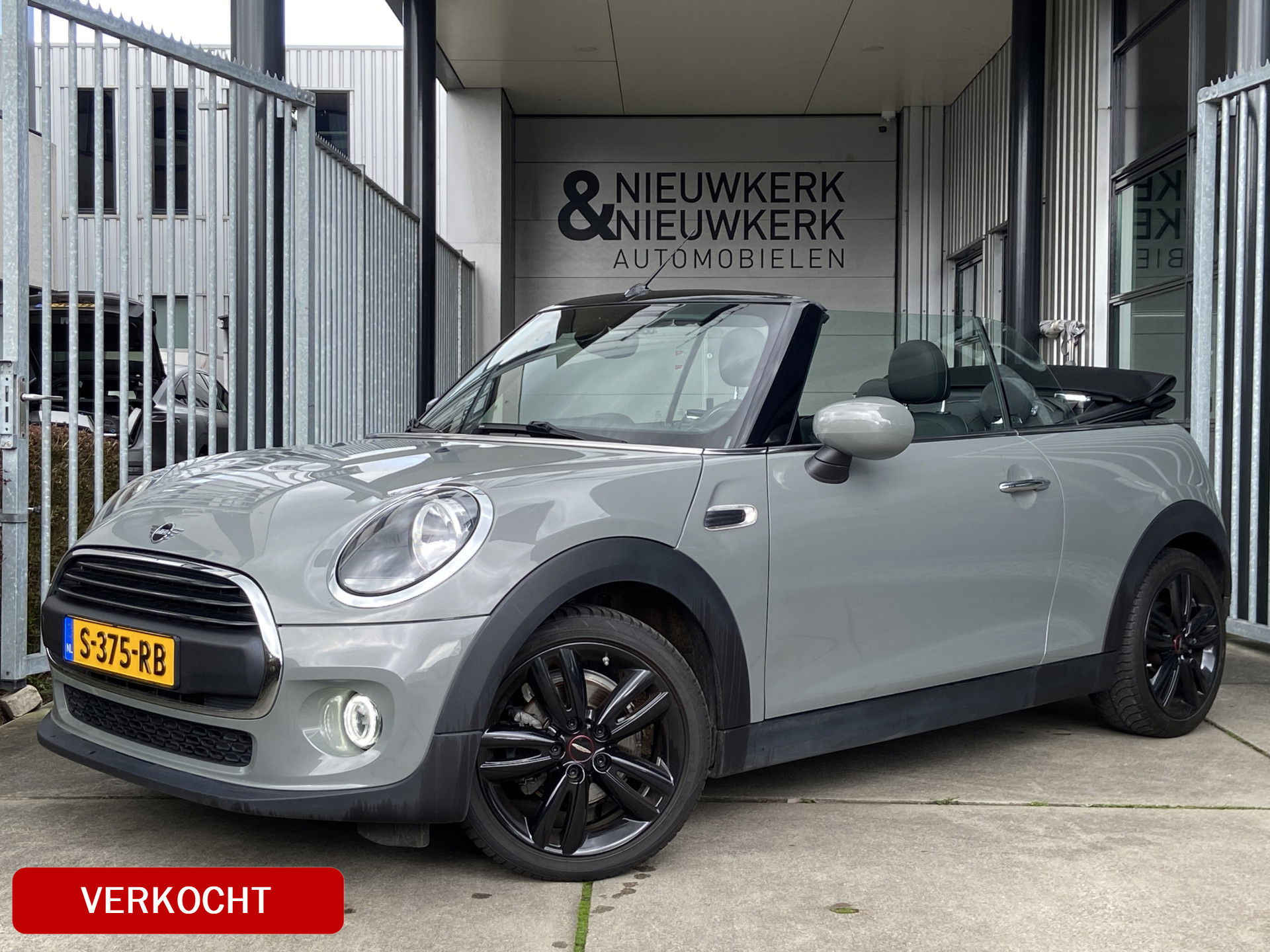 Foto van MINI Cabrio